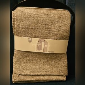 West Loop Grey  Knit Scarf NWT